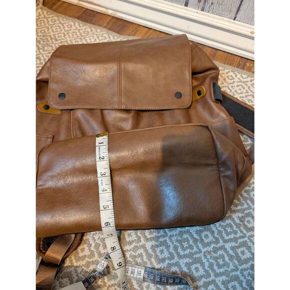 LXY large vegan leather backpack w/charging port - Picture 6 of 7